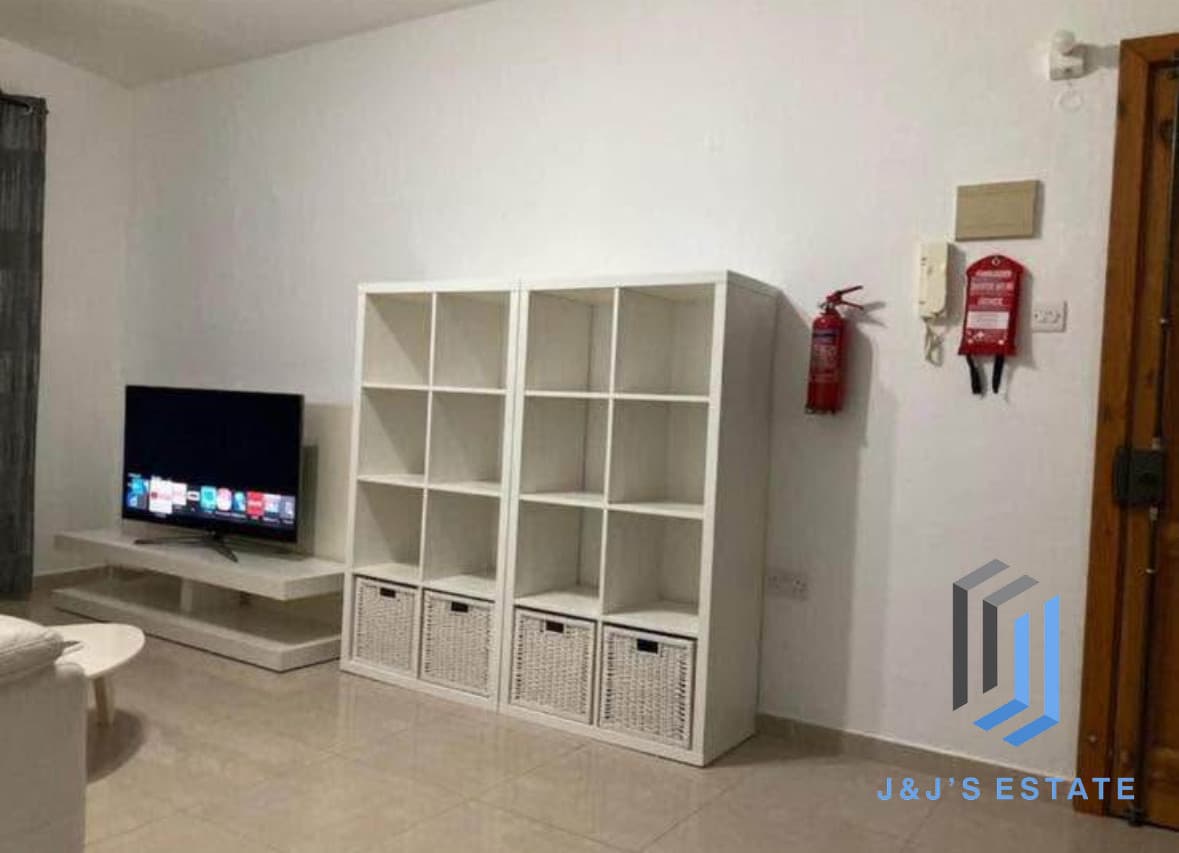 Fully Furnished Two Bedroom Apartment in Central Pieta · 3