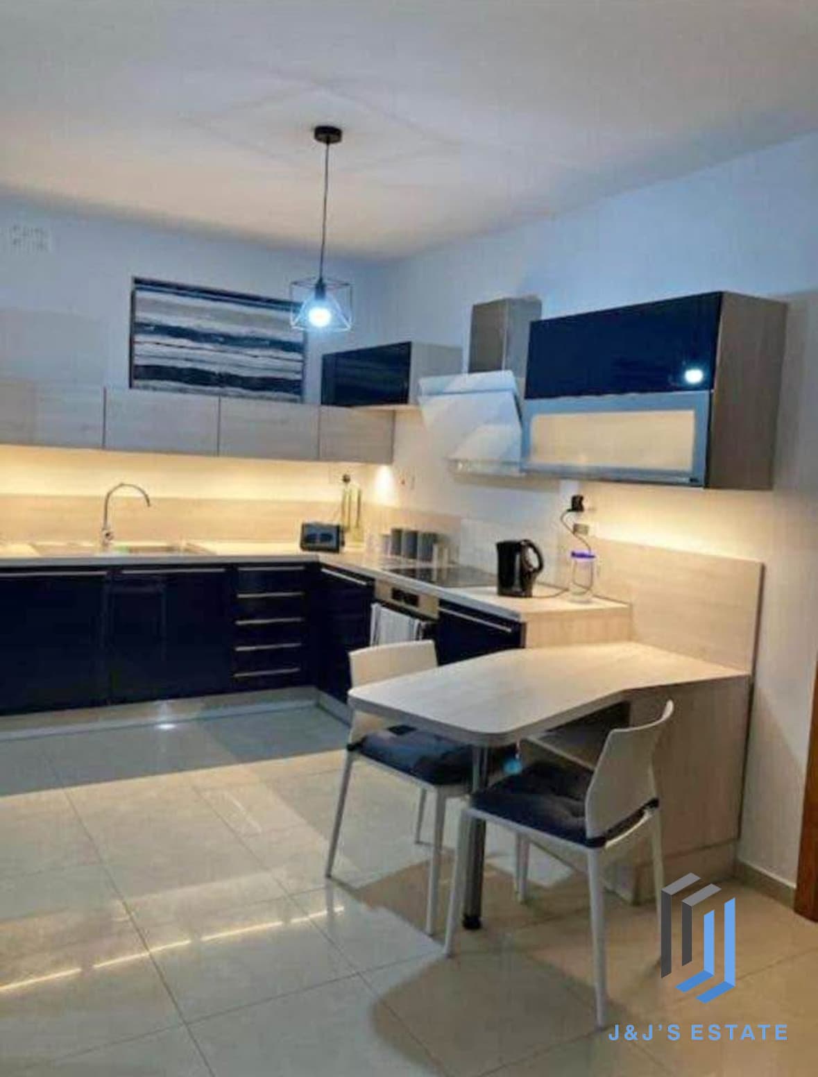 Fully Furnished Two Bedroom Apartment in Central Pieta