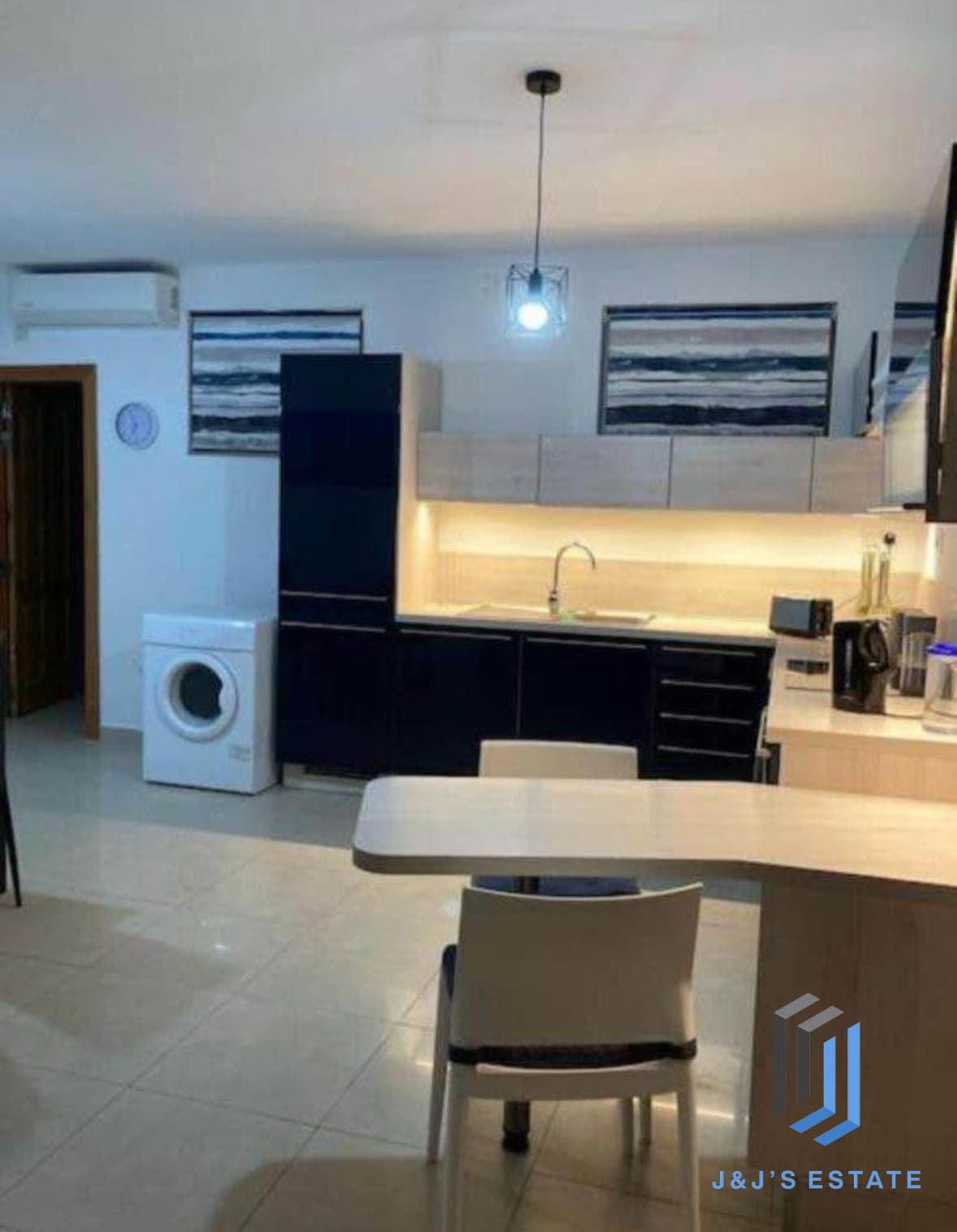Fully Furnished Two Bedroom Apartment in Central Pieta · 2