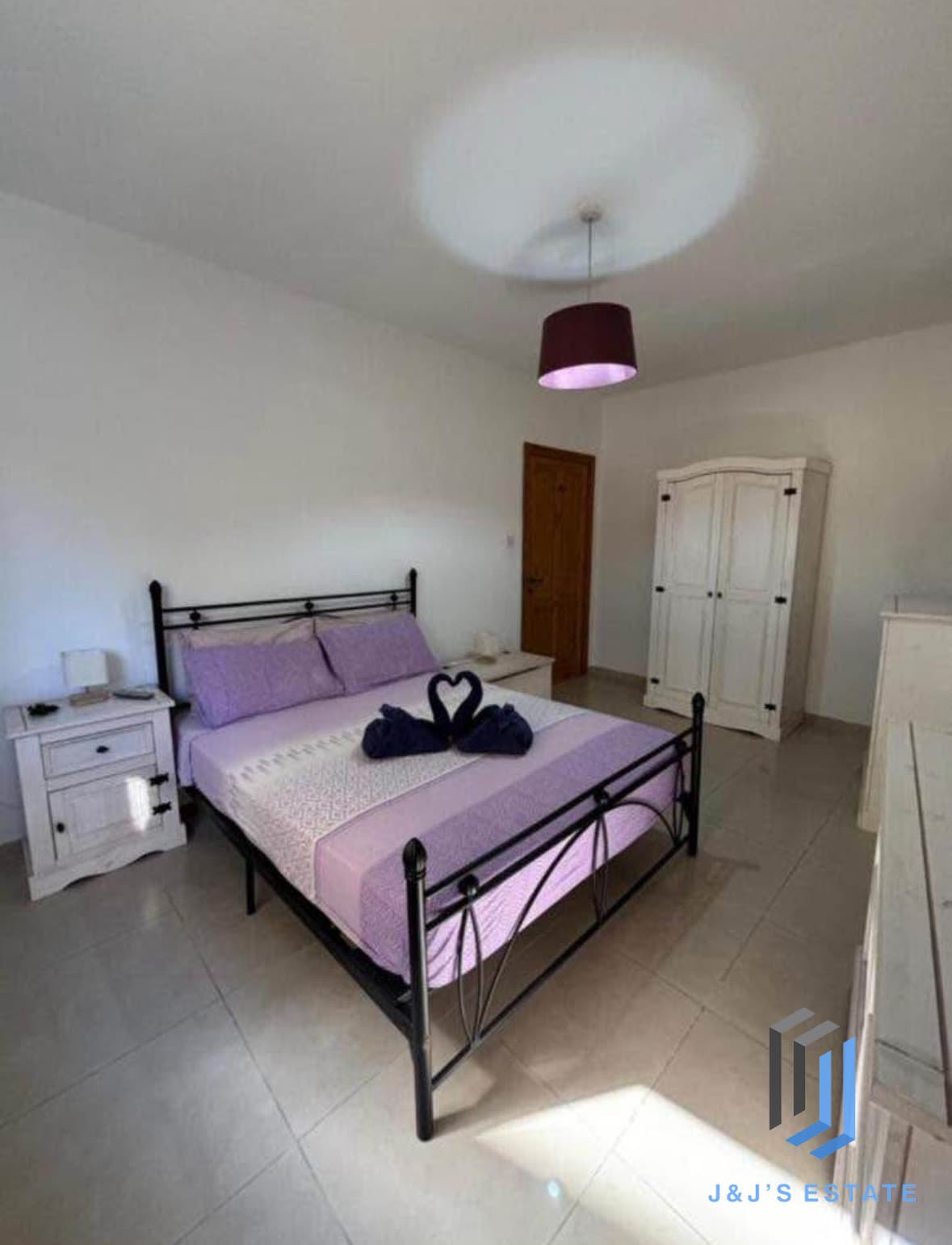 Fully Furnished Two Bedroom Apartment in Central Pieta · 5