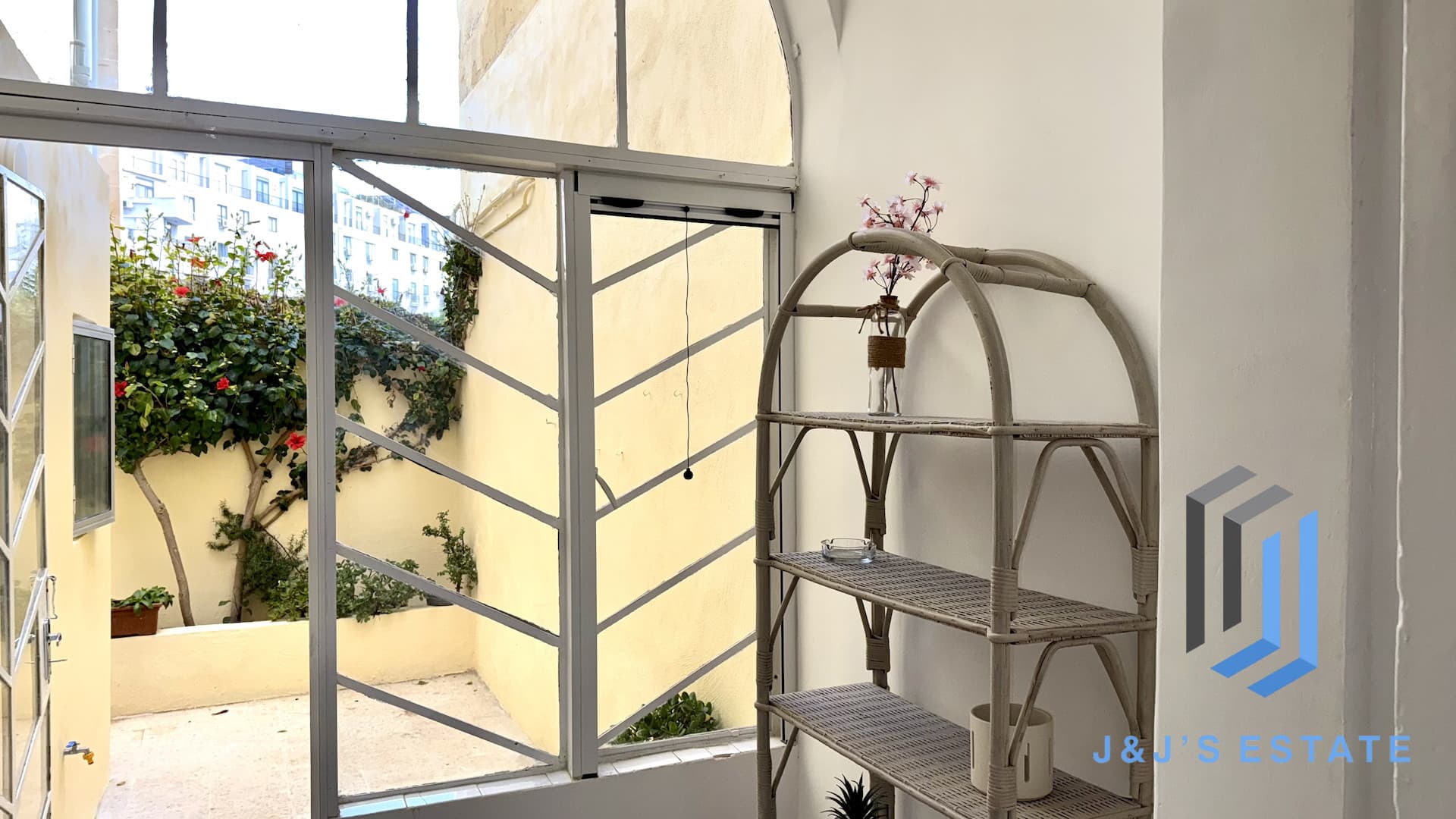 Fully Furnished Maisonette with One Bedroom in Lively St Julian's · 9