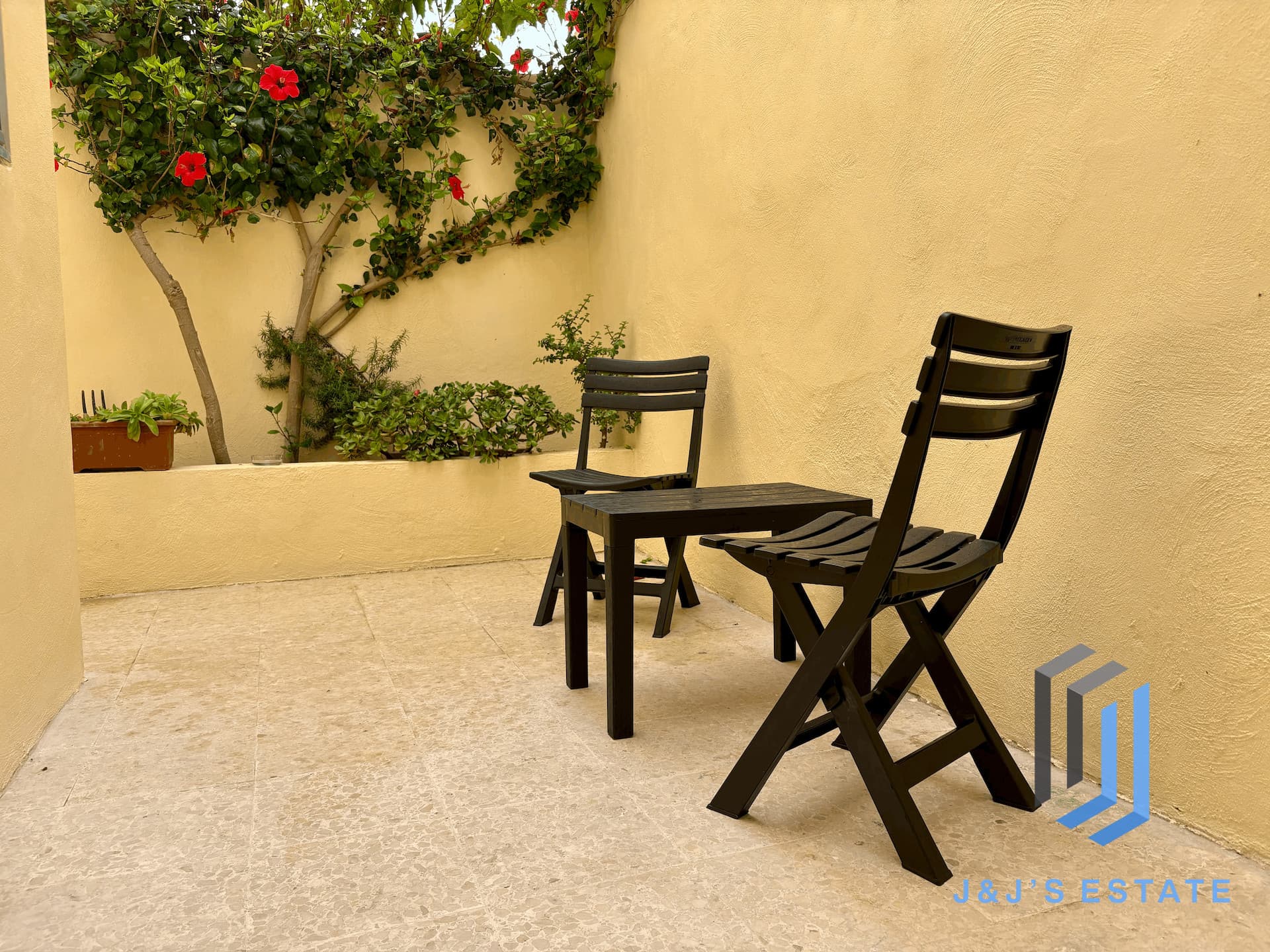 Fully Furnished Maisonette with One Bedroom in Lively St Julian's · 10