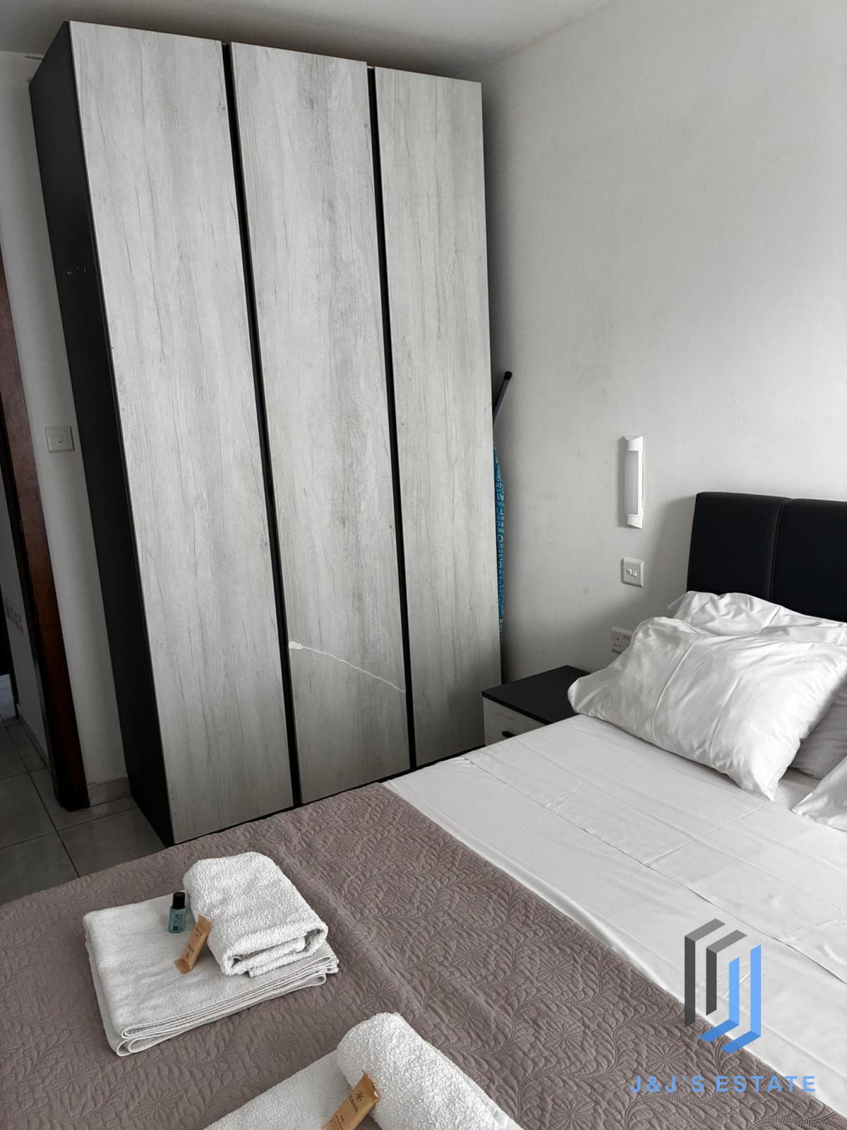 Fully Furnished Maisonette in Central Gzira · 6