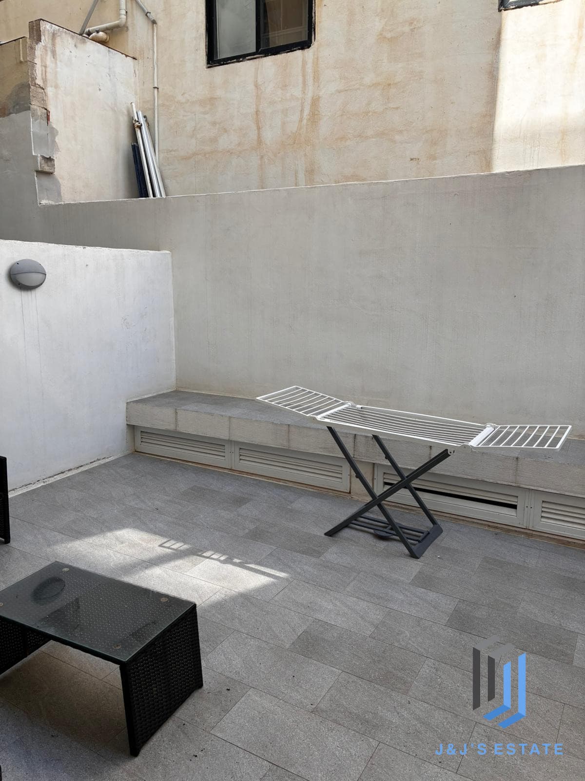 Fully Furnished Maisonette in Central Gzira · 11