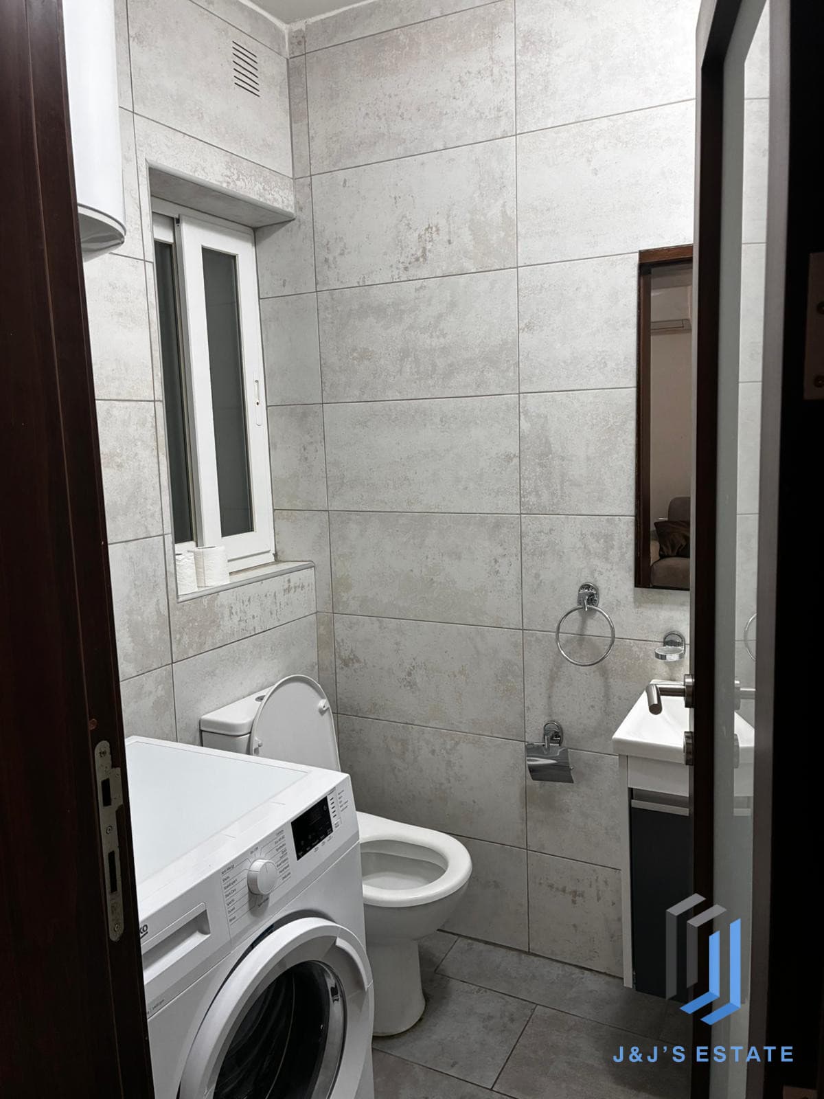 Fully Furnished Maisonette in Central Gzira · 9