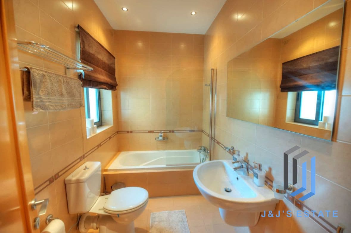 Modern & Spacious 3-Bedroom Apartment in Gżira · 9