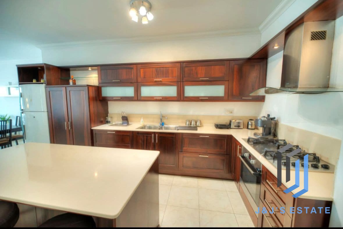 Modern & Spacious 3-Bedroom Apartment in Gżira · 4