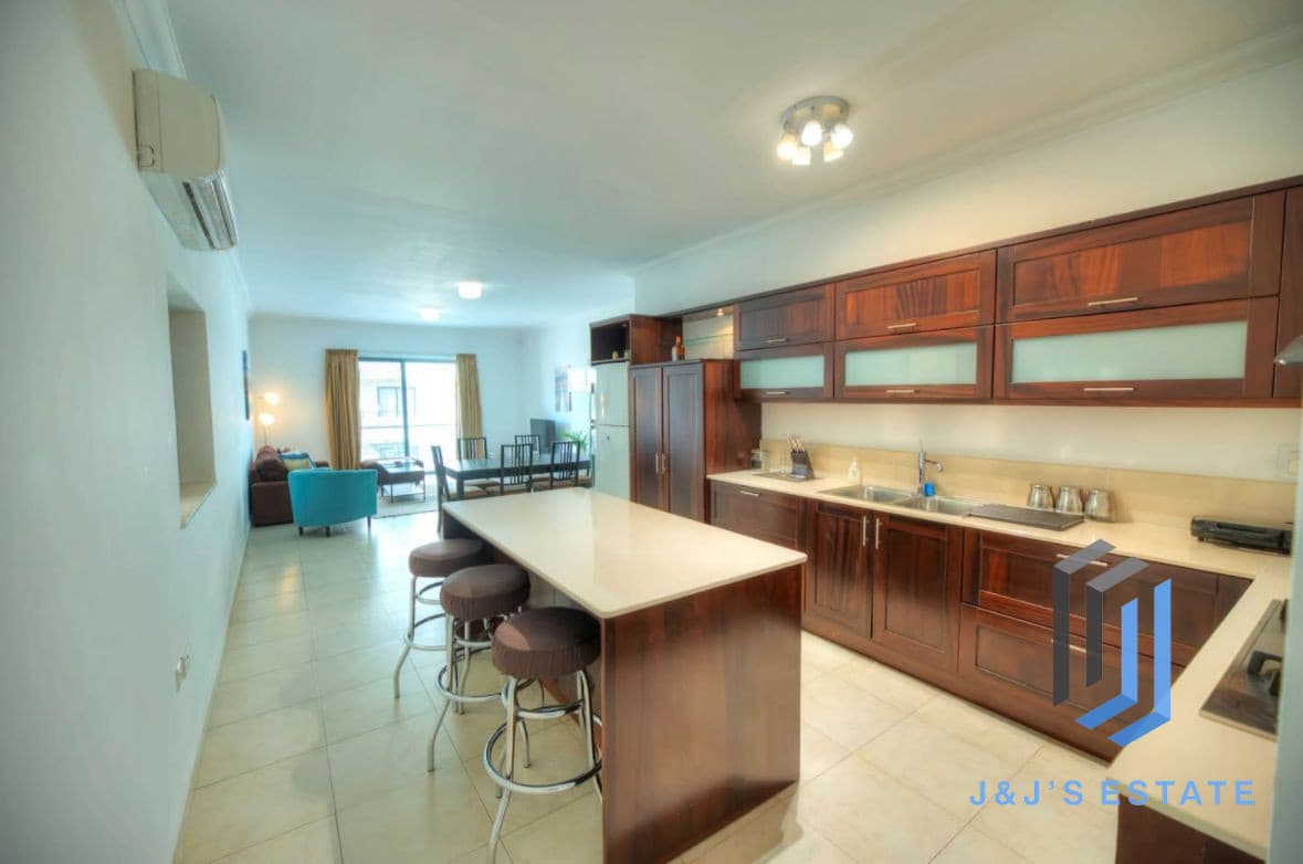 Modern & Spacious 3-Bedroom Apartment in Gżira · 5