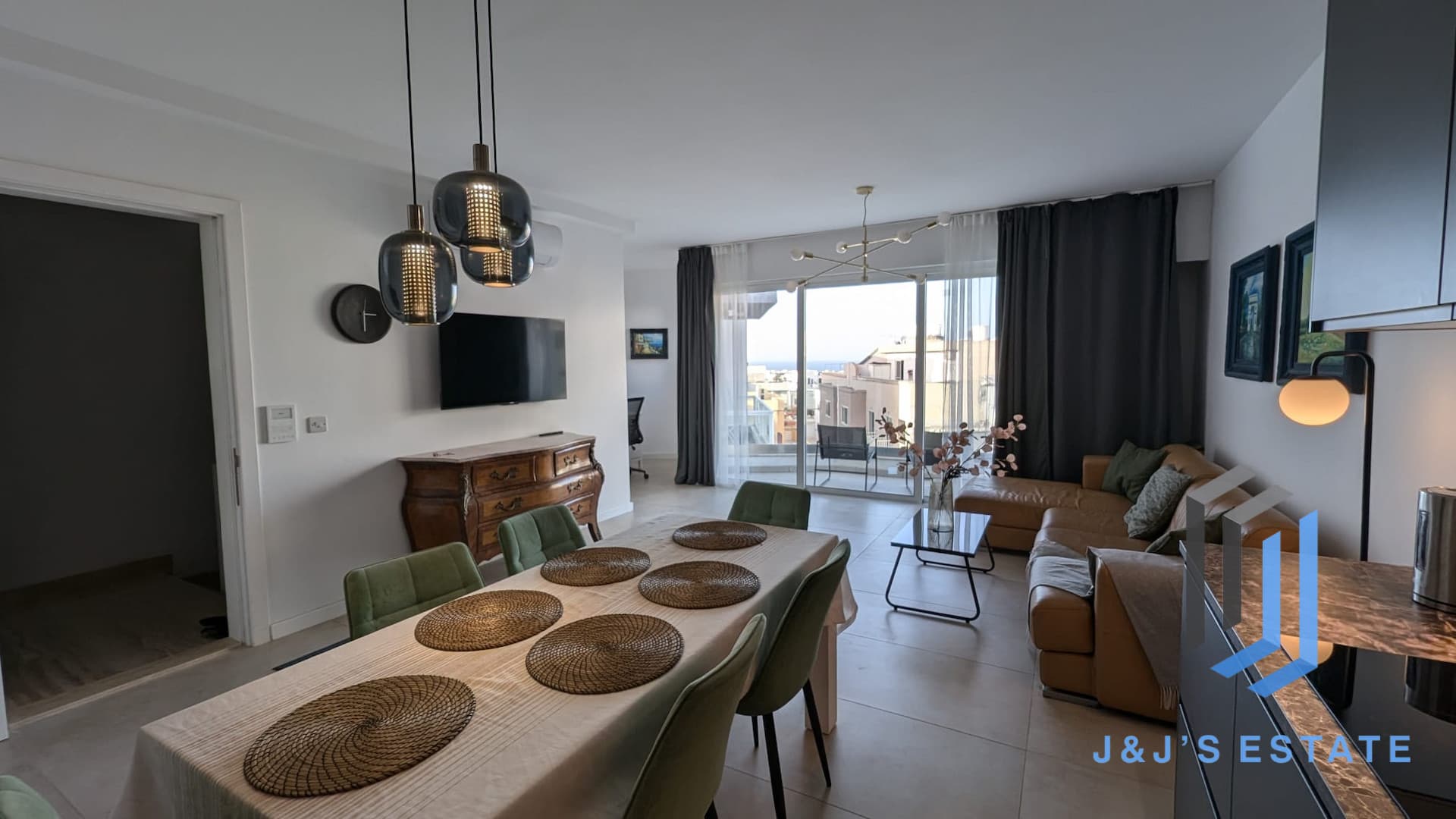 Swieqi | Modern 3 Bedroom with Terrace