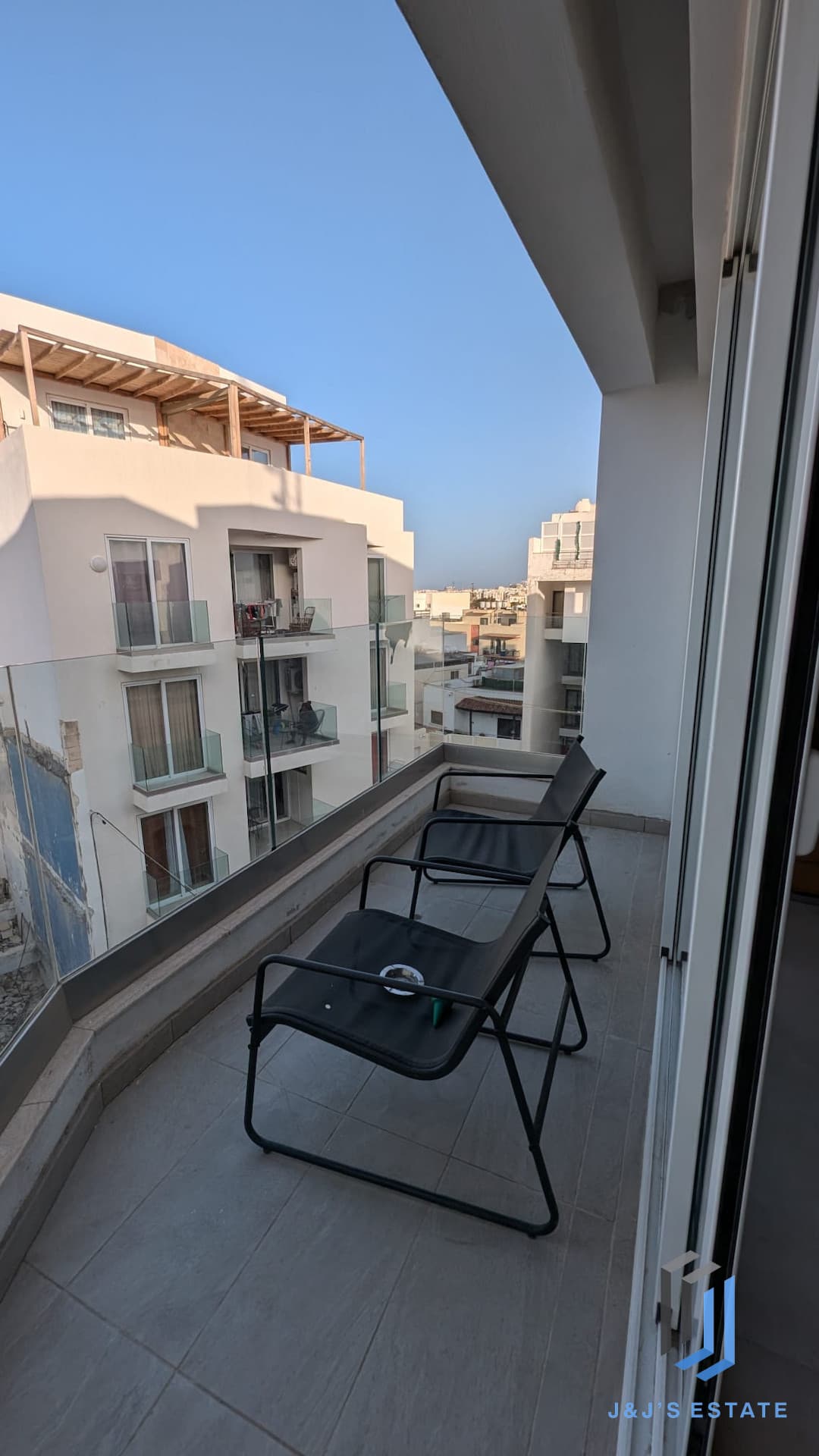 Swieqi | Modern 3 Bedroom with Terrace · 6