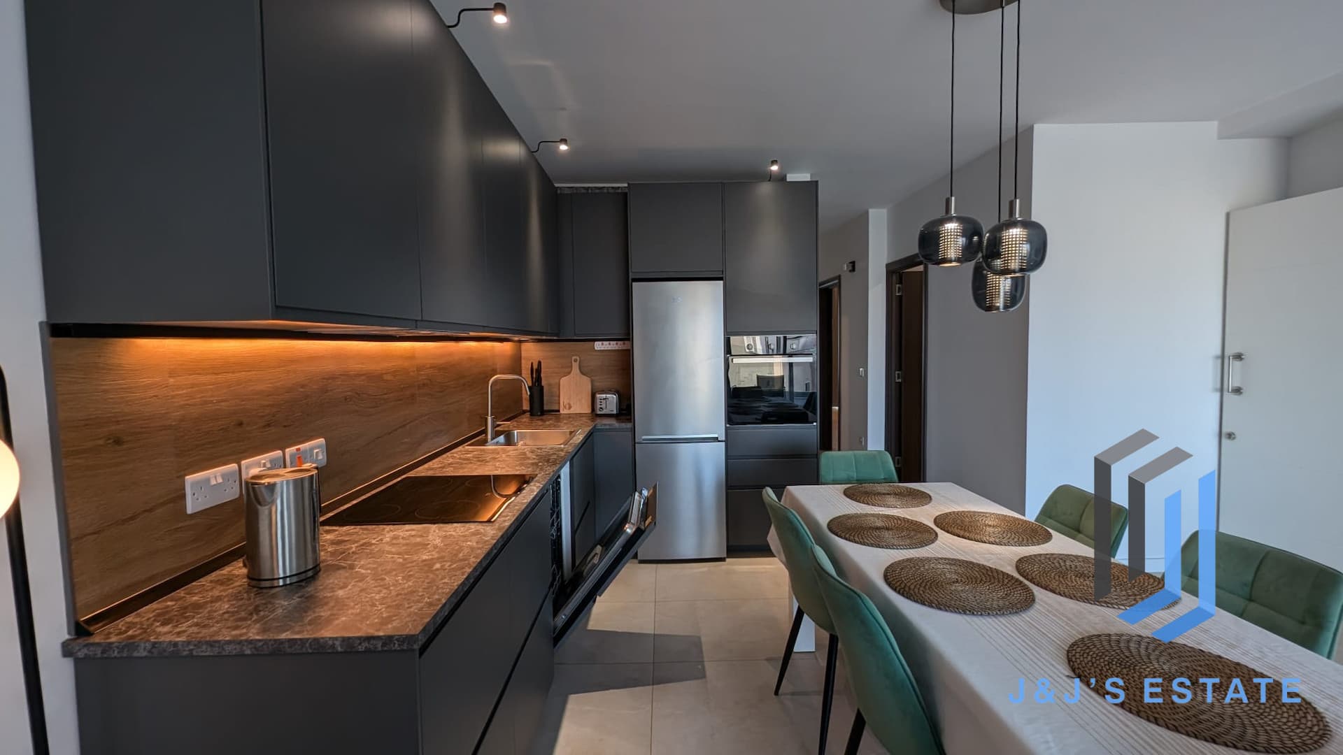 Swieqi | Modern 3 Bedroom with Terrace · 4