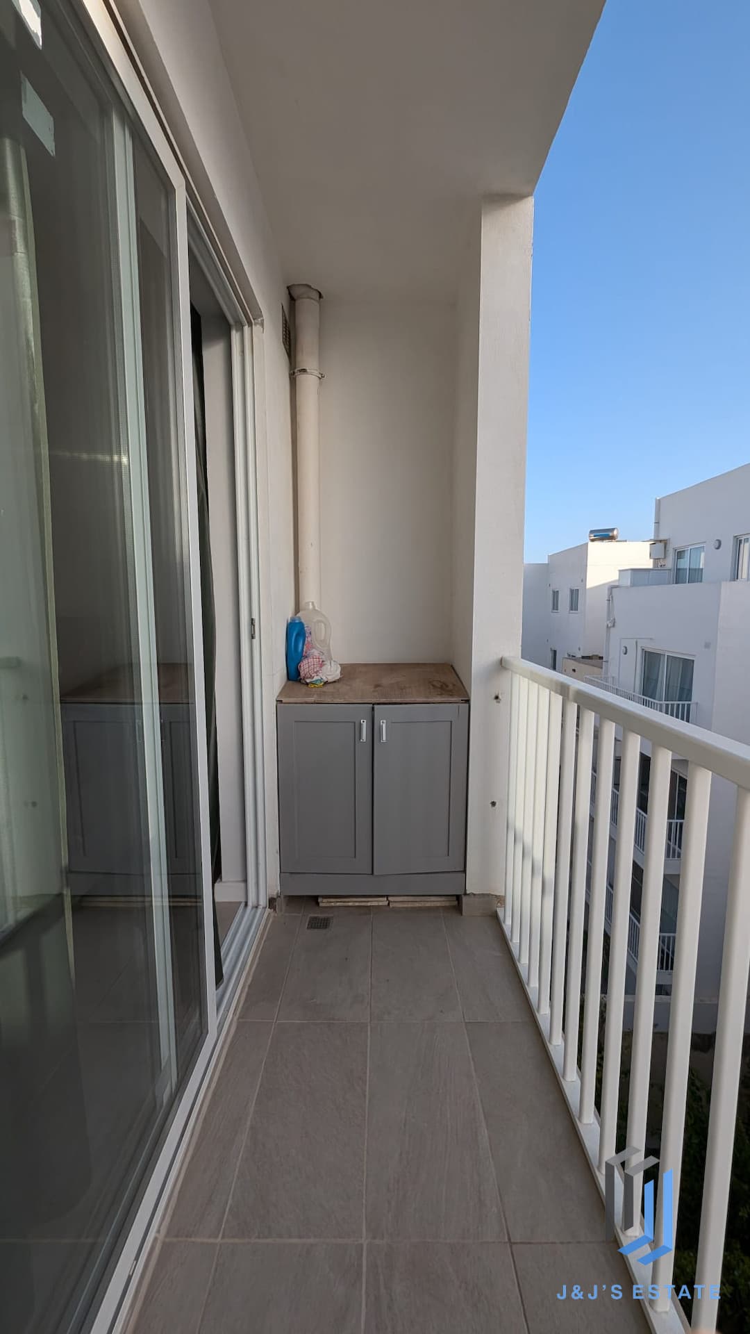 Swieqi | Modern 3 Bedroom with Terrace · 10