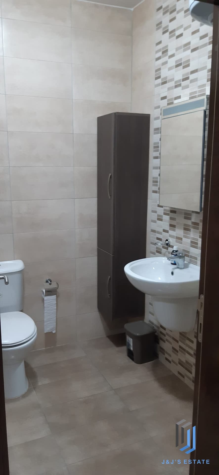 Fully Furnished Two Bedroom Apartment in Central Paola · 4