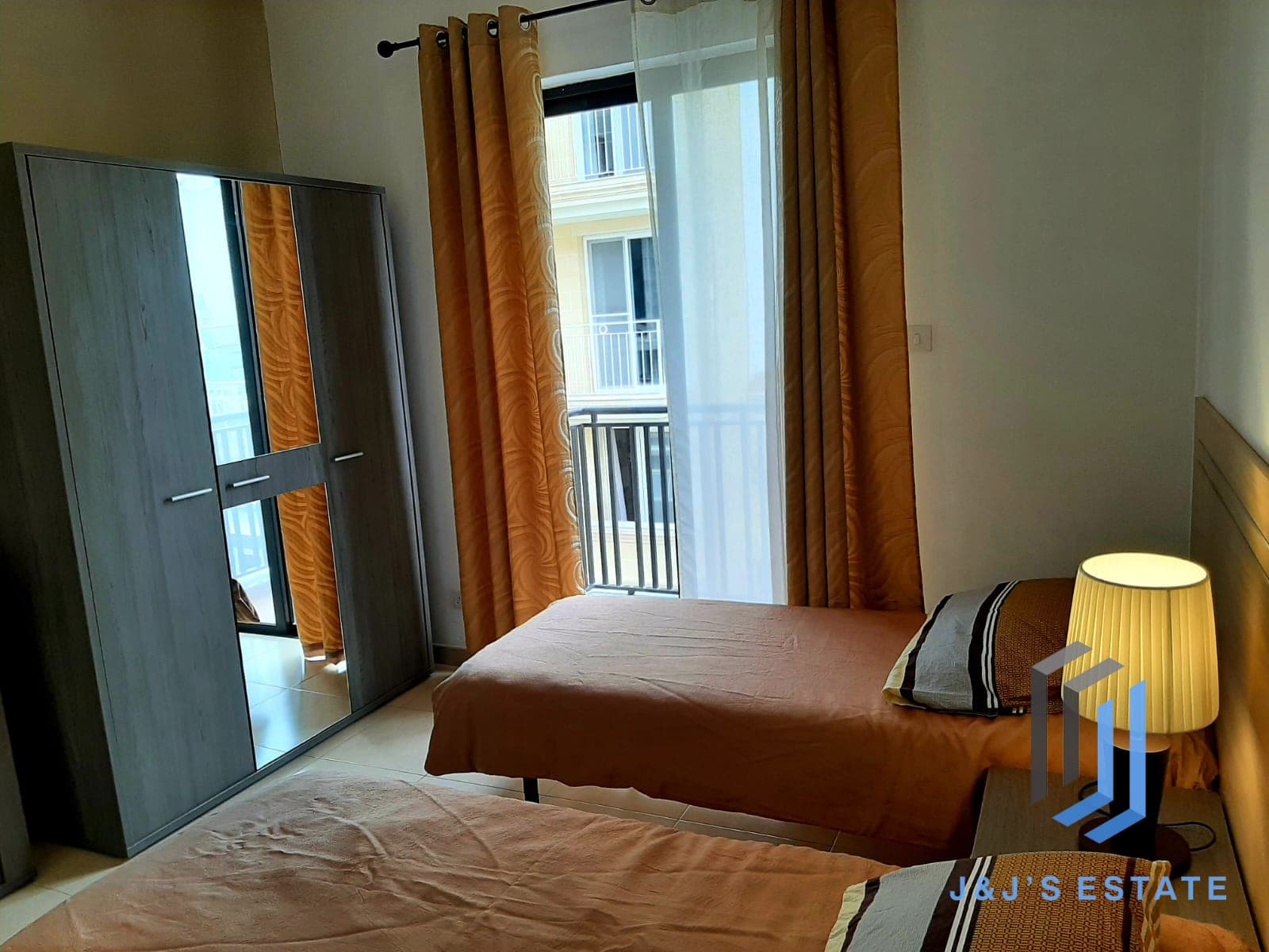Gzira Duplex Penthouse · 5