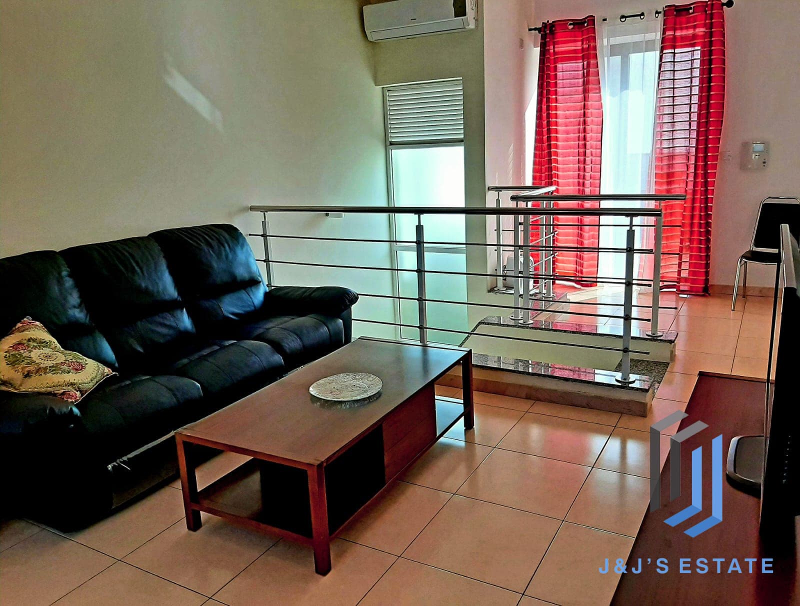 Gzira Duplex Penthouse · 3