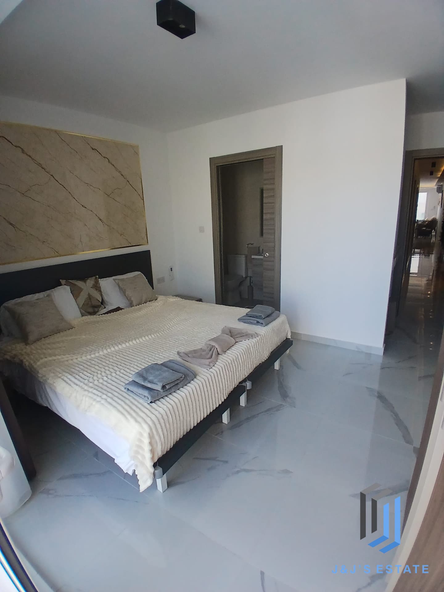 Gzira waterfront furnished 3 bedroom apartment for rent · 6