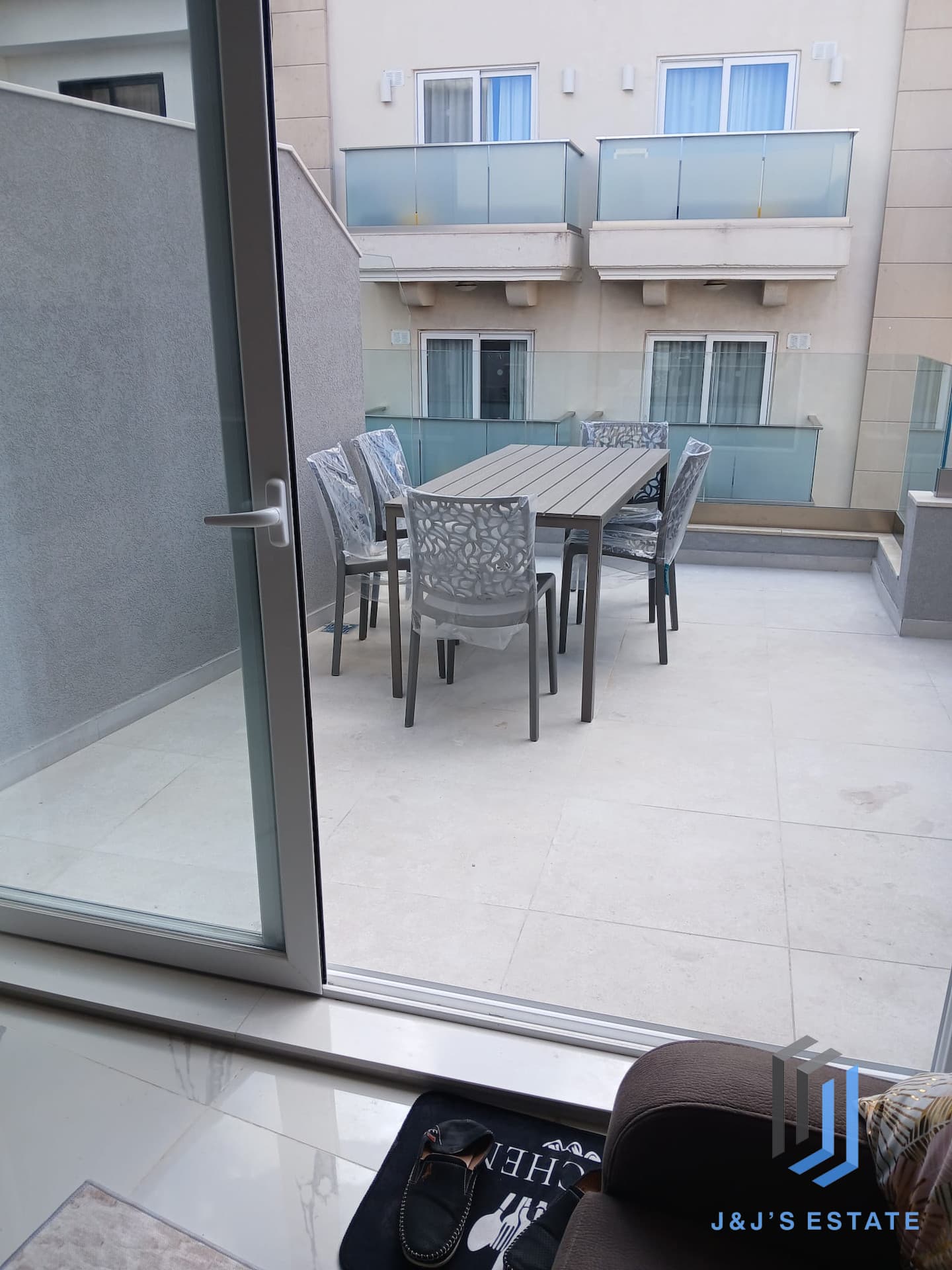 Gzira waterfront furnished 3 bedroom apartment for rent · 4