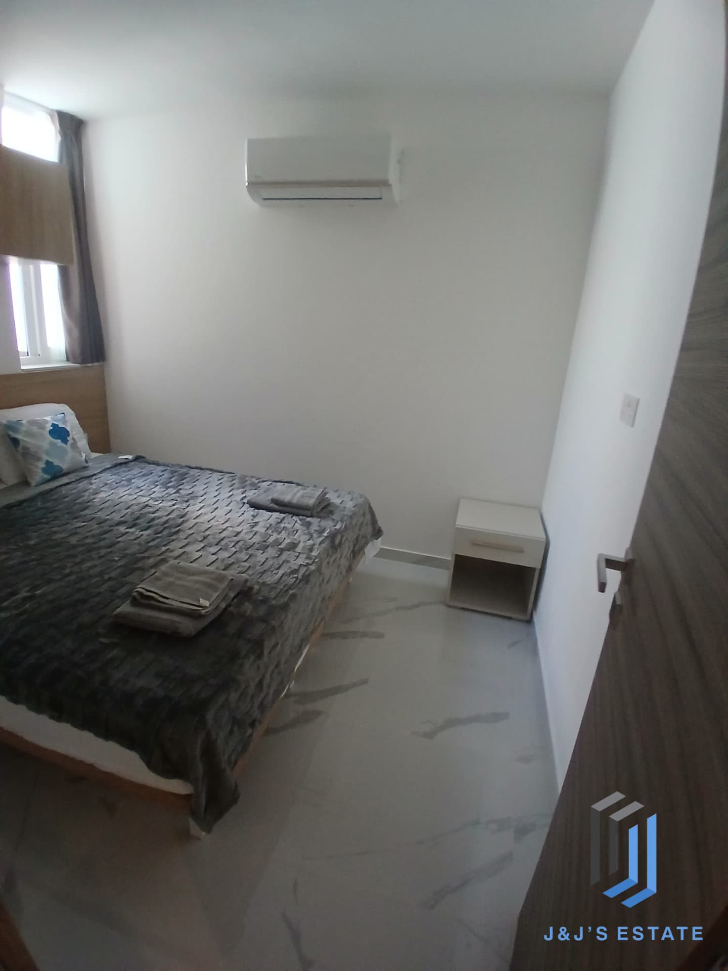 Gzira waterfront furnished 3 bedroom apartment for rent · 10
