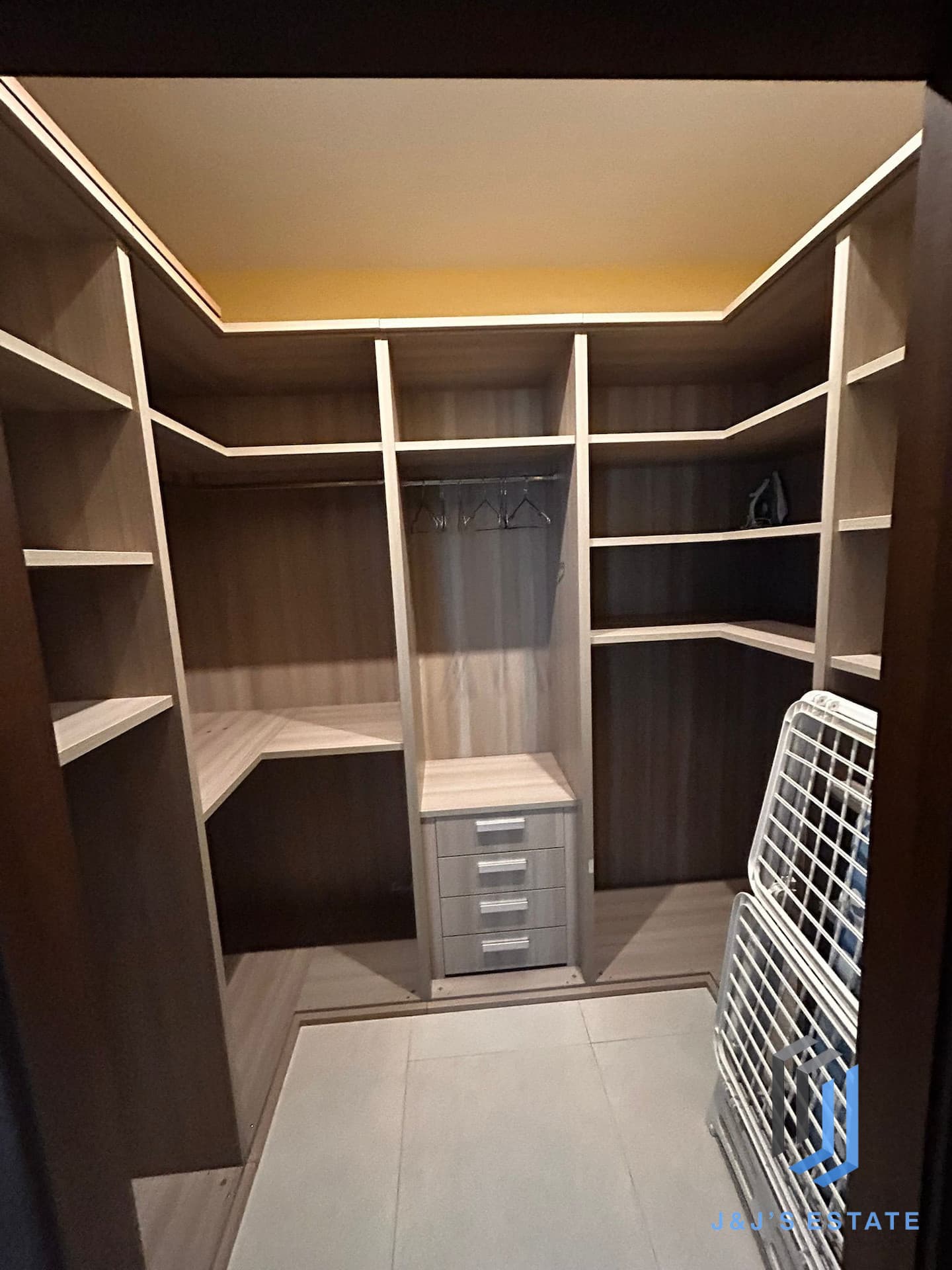 Swieqi Modern 3 Bedroom Apartment · 7