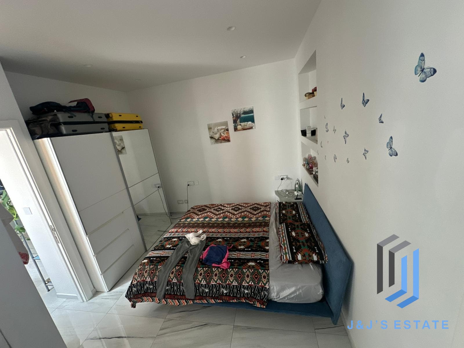 Sliema Modern 2 Bedroom · 4
