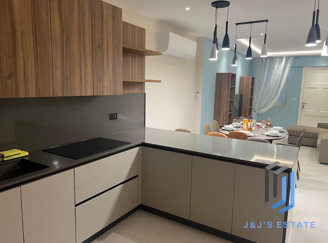 Three-bedroom maisonette near Gzira promenade · 3