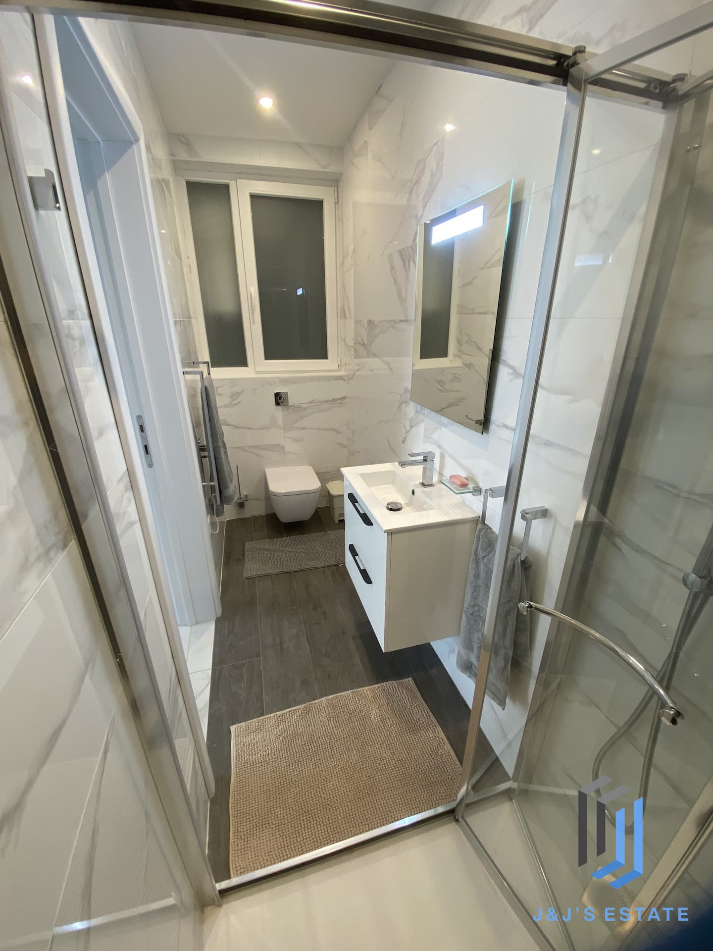 St. Julian’s Bright & Modern 3 Bedroom Apartment · 21