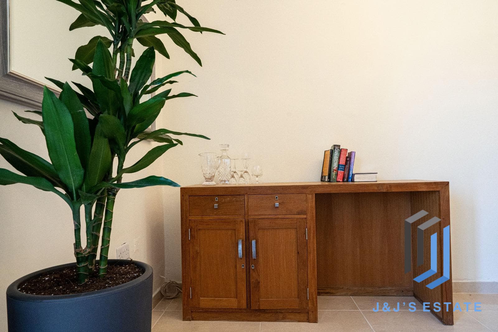 Spacious Furnished Three Bedroom Home in Ibragg Swieqi · 5