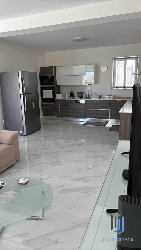 Spacious Two Bedroom Apartment for Rent · 4