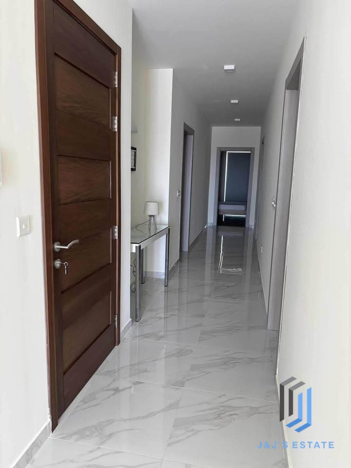 Spacious Two Bedroom Apartment for Rent · 6