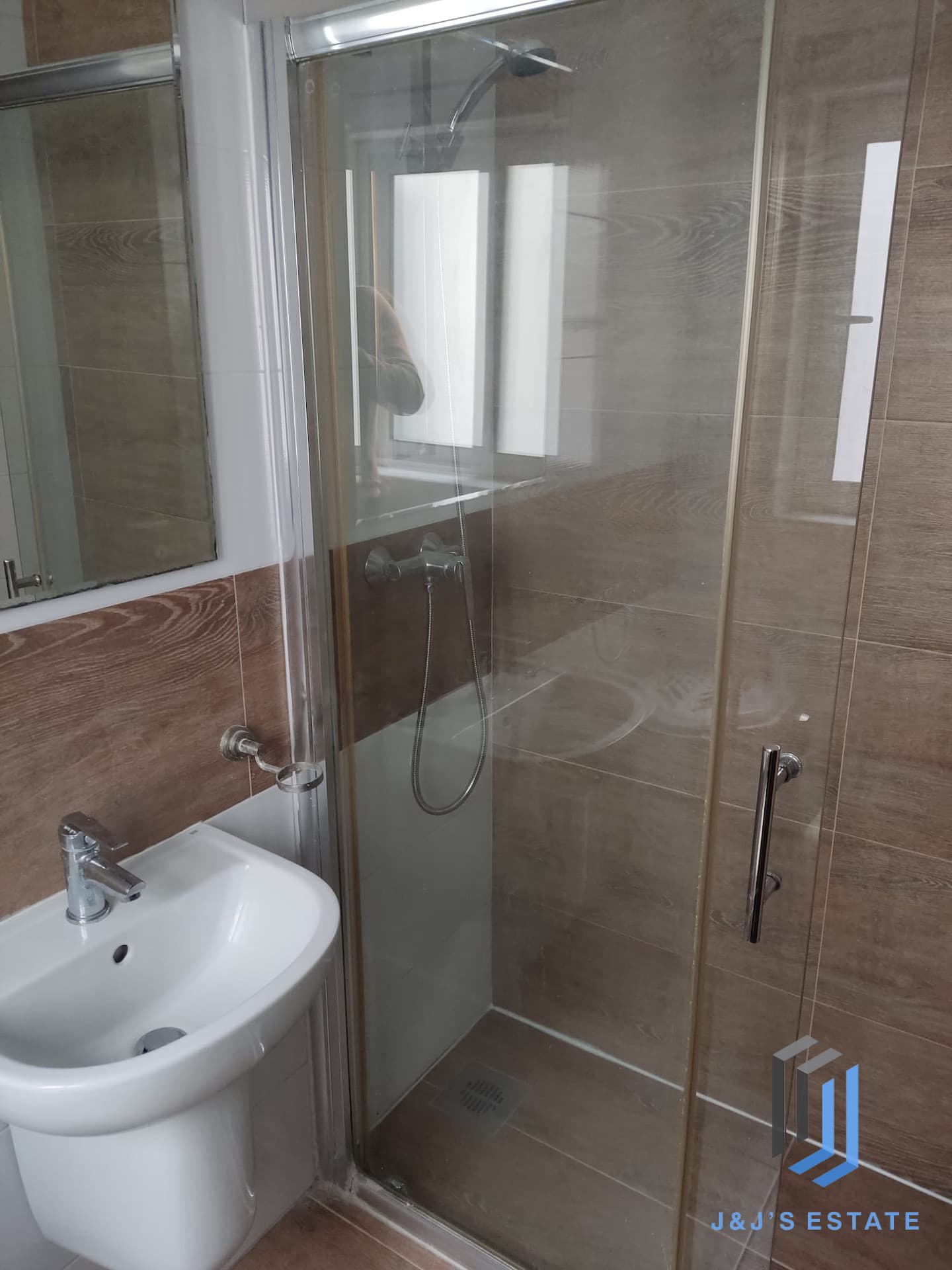 Għargħur 2 Bedroom Apartment · 16