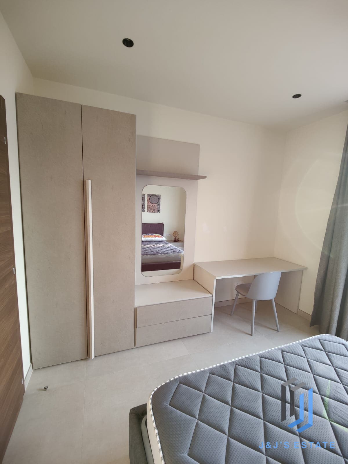 St. Julian’s Modern Penthouse with Jacuzzi · 9