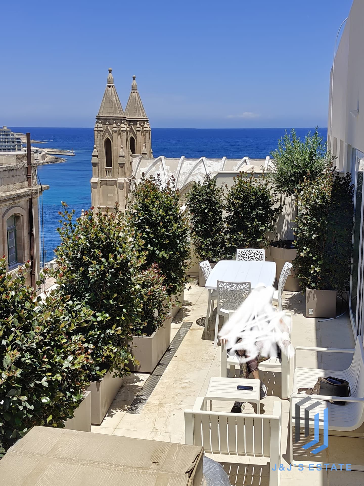 St. Julian’s Modern Penthouse with Jacuzzi · 7