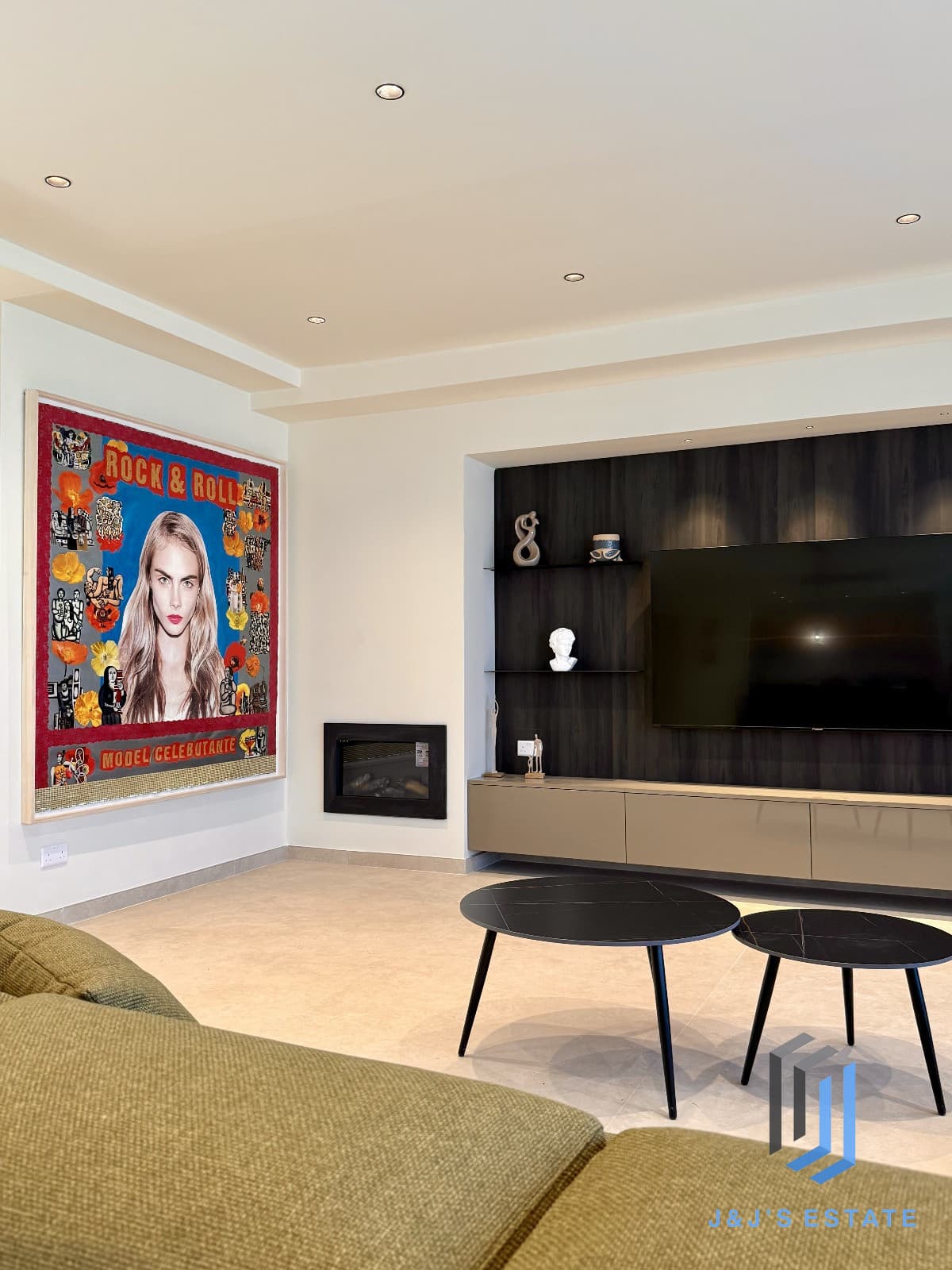 Luxury 3 Bedroom Penthouse Prime Location by the Sea · 9
