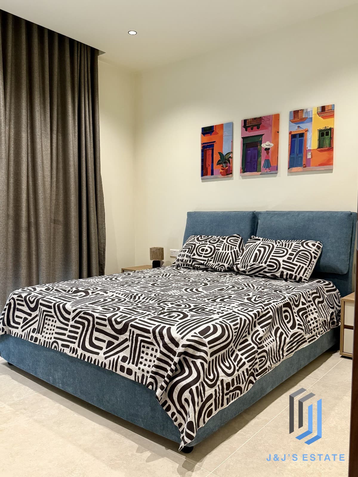 Luxury 3 Bedroom Penthouse Prime Location by the Sea · 17