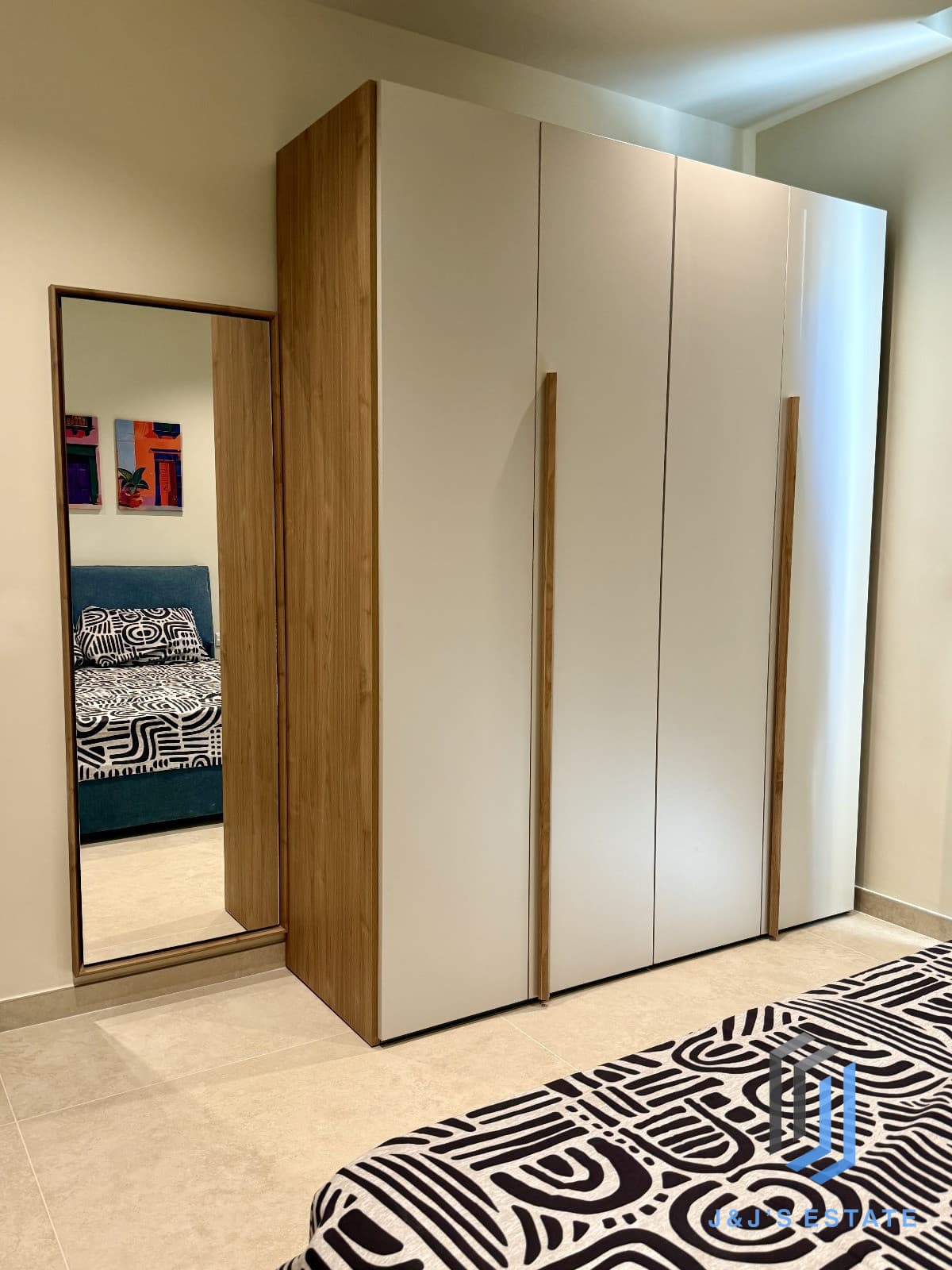 Luxury 3 Bedroom Penthouse Prime Location by the Sea · 21