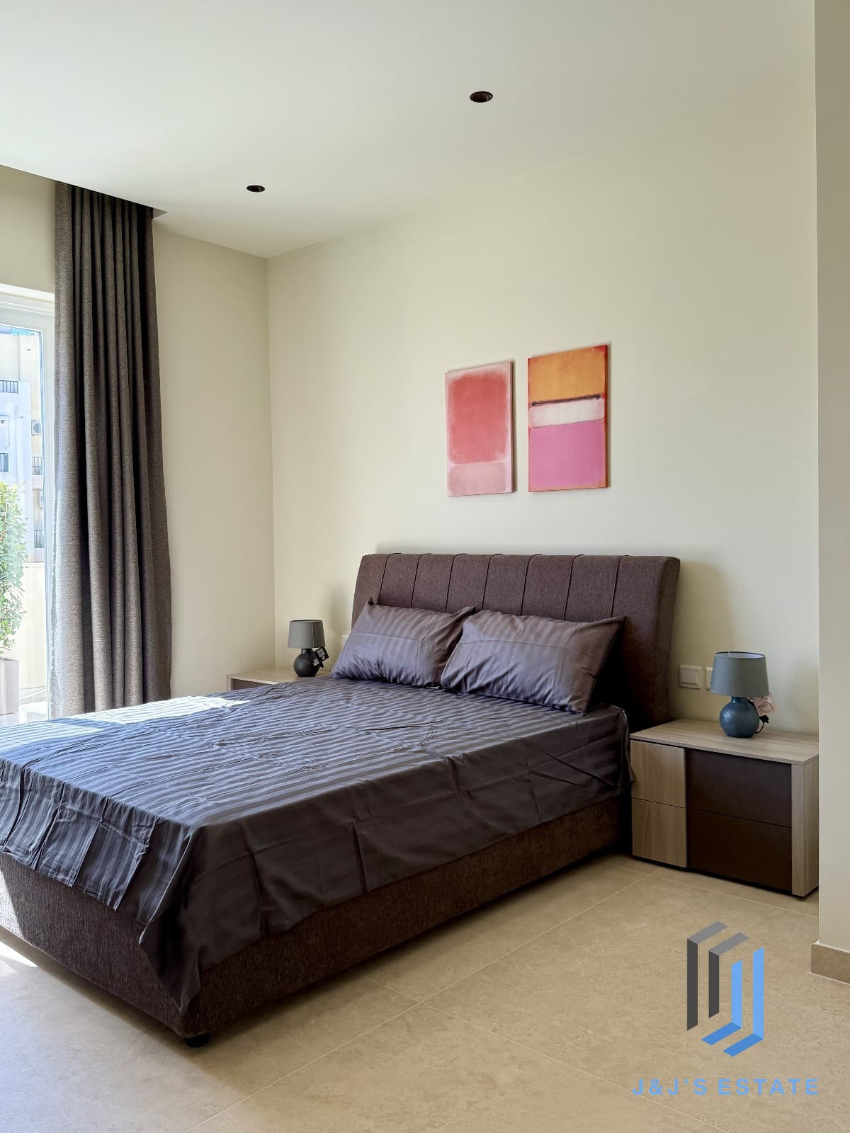 Luxury 3 Bedroom Penthouse Prime Location by the Sea · 20