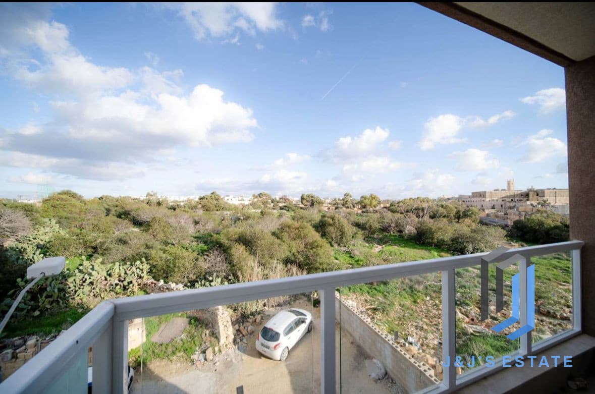 Fully Furnished Two Bedroom Apartment in Seaside Kalkara