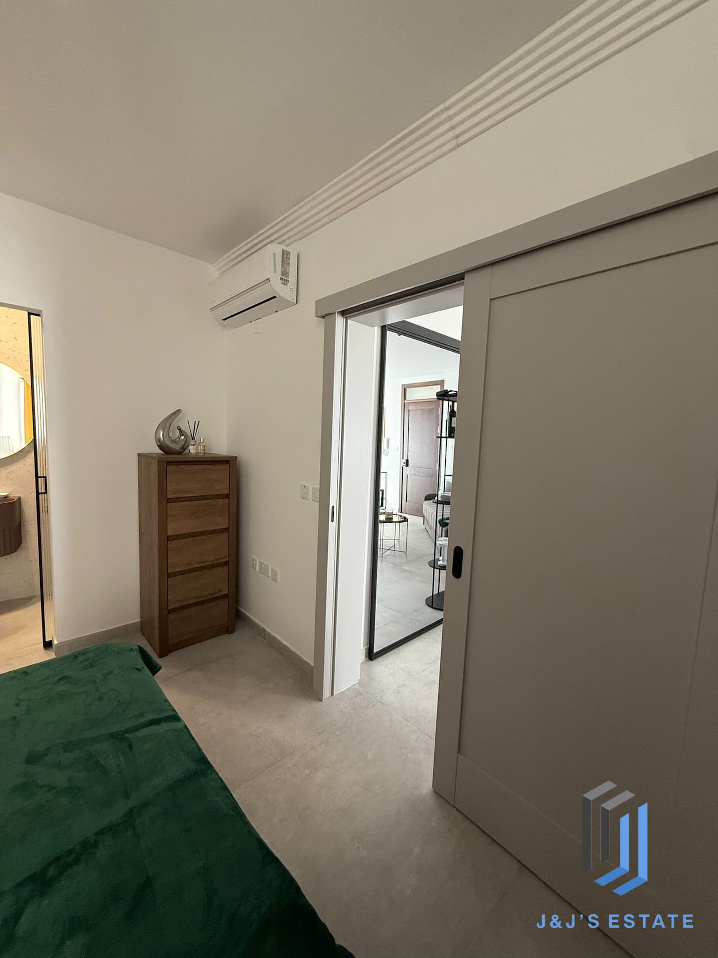 Fully Furnished Penthouse Apartment for Rent Naxxar · 4