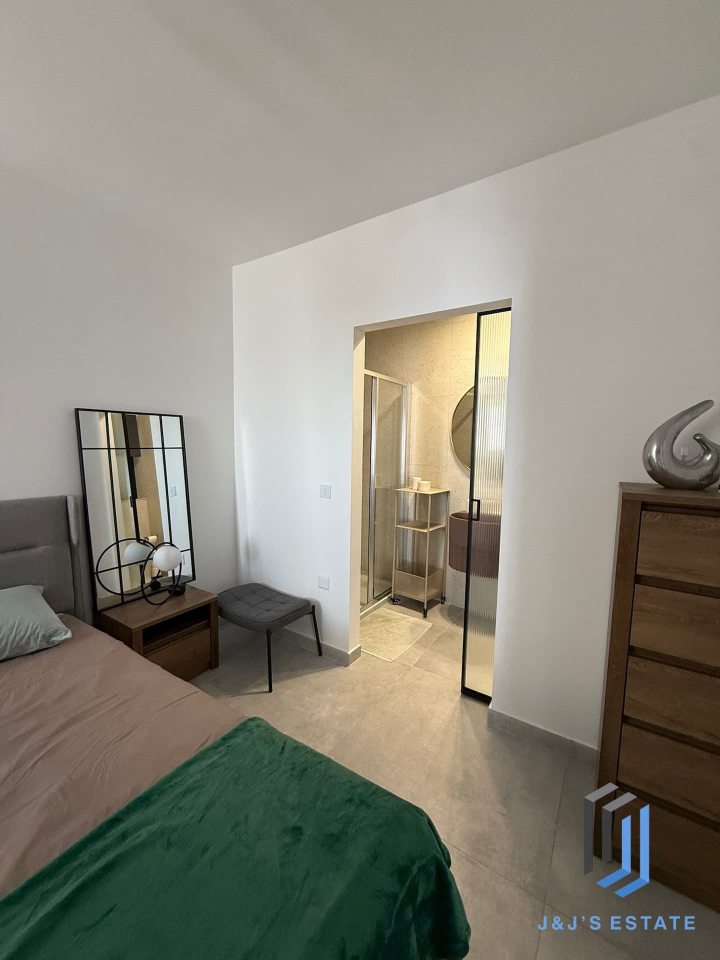 Fully Furnished Penthouse Apartment for Rent Naxxar · 12