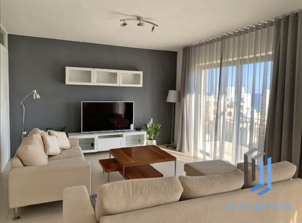 Spacious Three Bedroom Apartment for Rent St Julians · 1