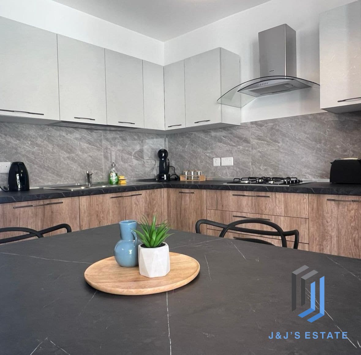 Modern & Fully Furnished Two Bedrooms in Marsaskala · 2