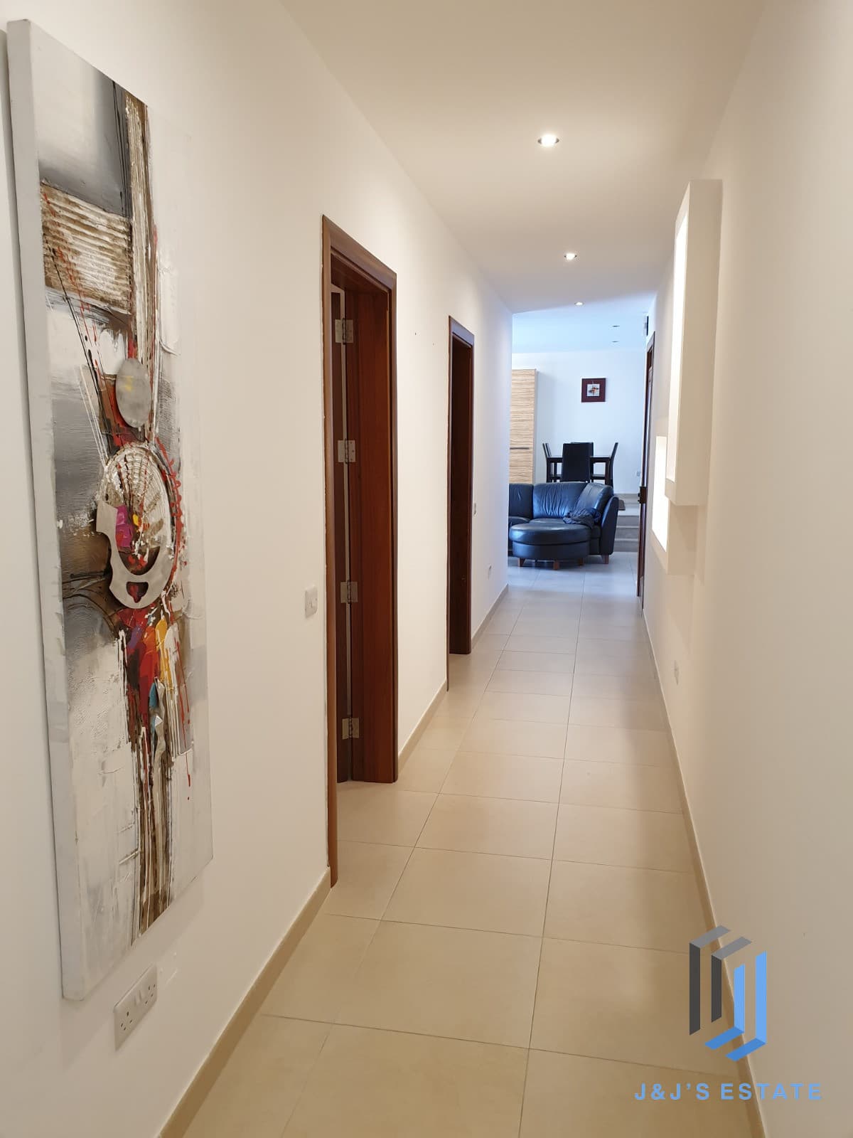 Fully Furnished Three Bedroom Apartment in Swieqi · 3