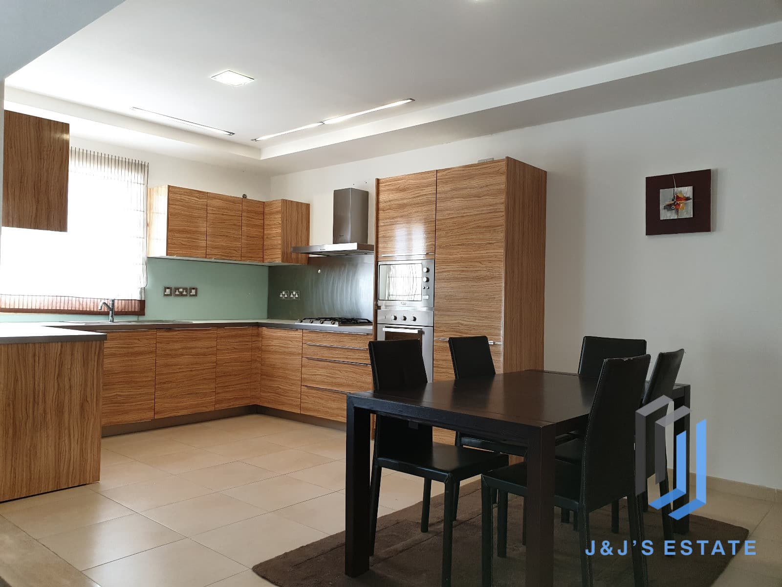 Fully Furnished Three Bedroom Apartment in Swieqi