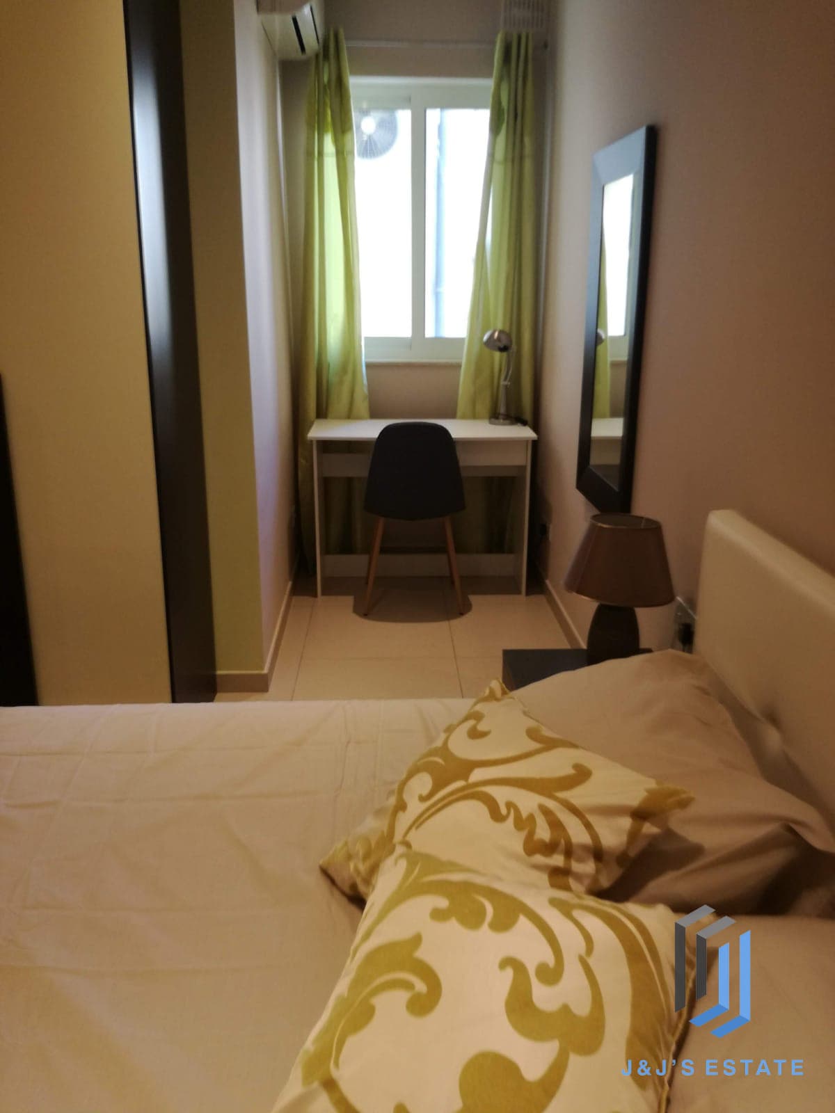 Modern Sliema Apartment with Two Bedrooms for Rent · 7