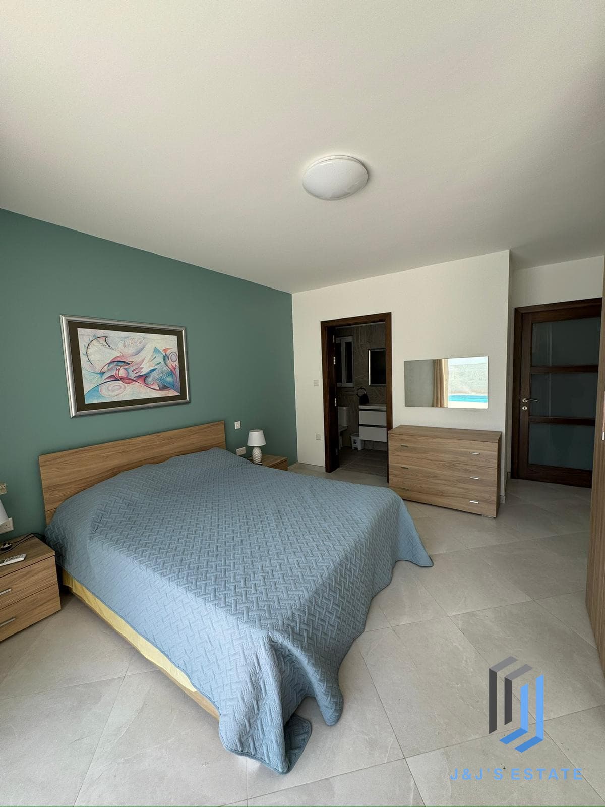 Modern Two Bedroom Ground Floor with Pool · 4