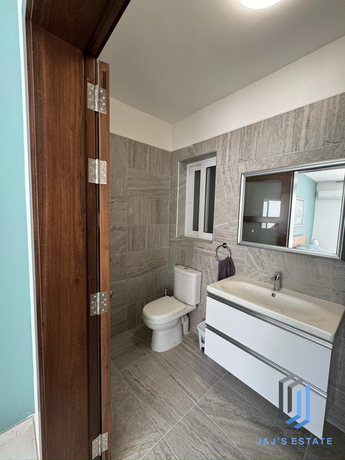 Modern Two Bedroom Ground Floor with Pool · 13