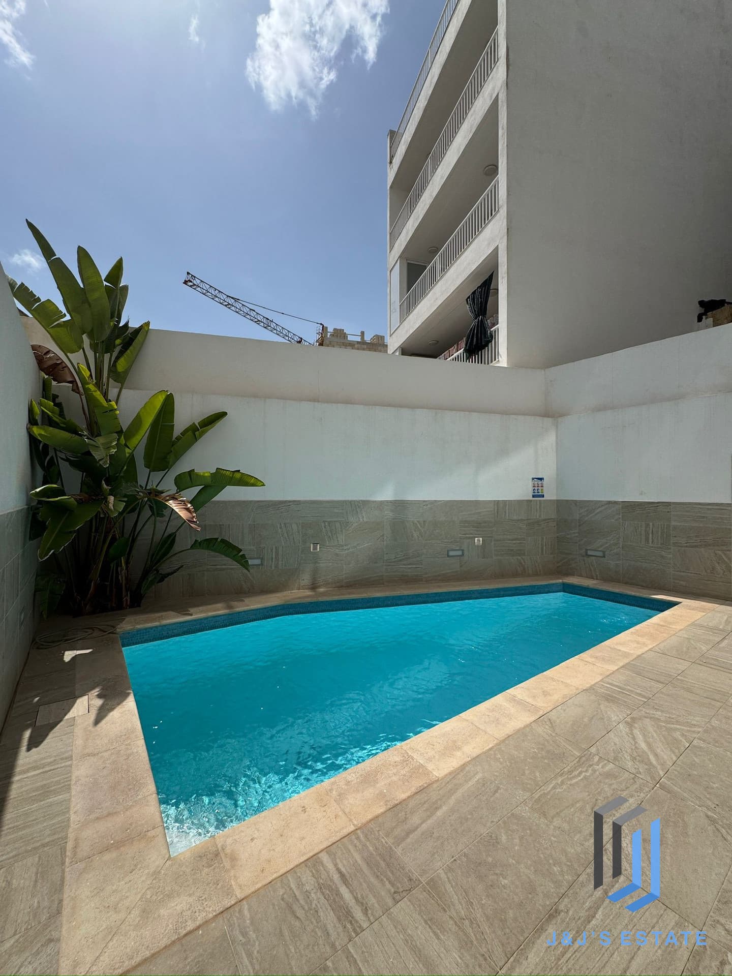 Modern Two Bedroom Ground Floor with Pool