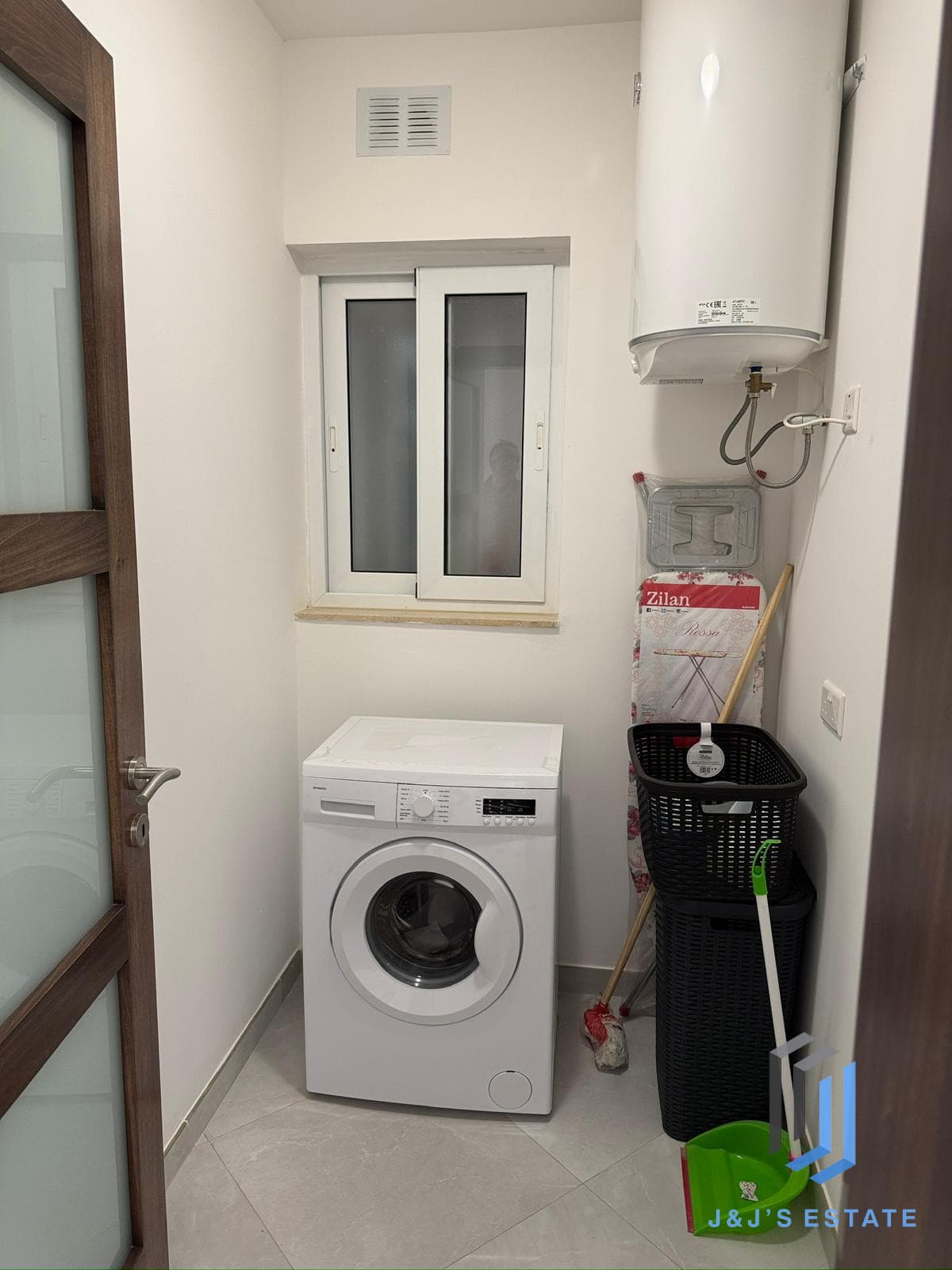 Modern Two Bedroom Ground Floor with Pool · 15
