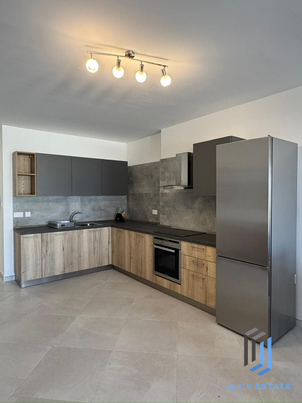 Modern Two Bedroom Ground Floor with Pool · 9
