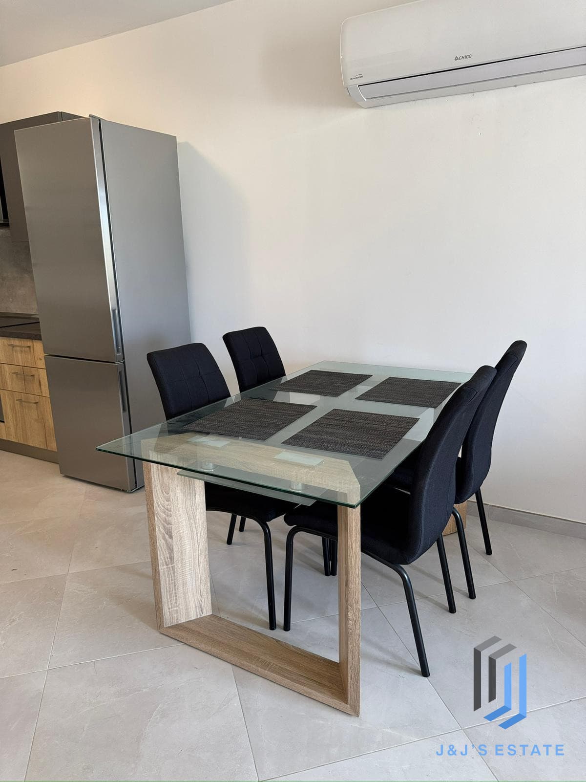 Modern Two Bedroom Ground Floor with Pool · 8